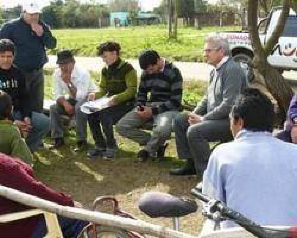 Maldonado se reuni� con vecinos del Barrio Independencia de Fontana