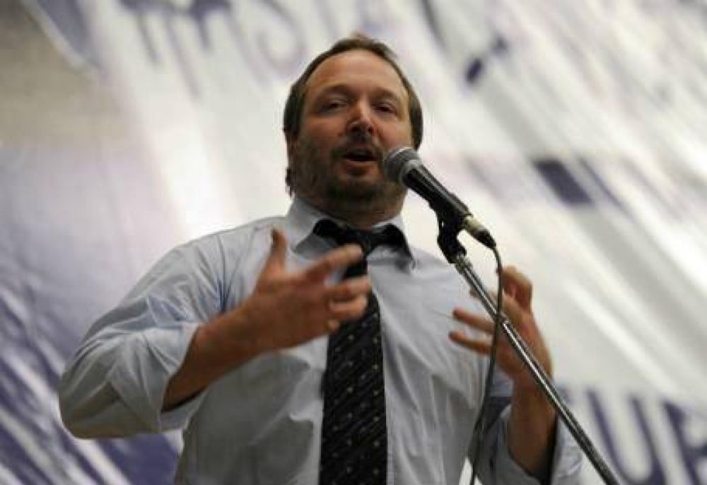 Sabbatella: �Es desleal que Scioli elogie a Del Sel y a De la Sota�