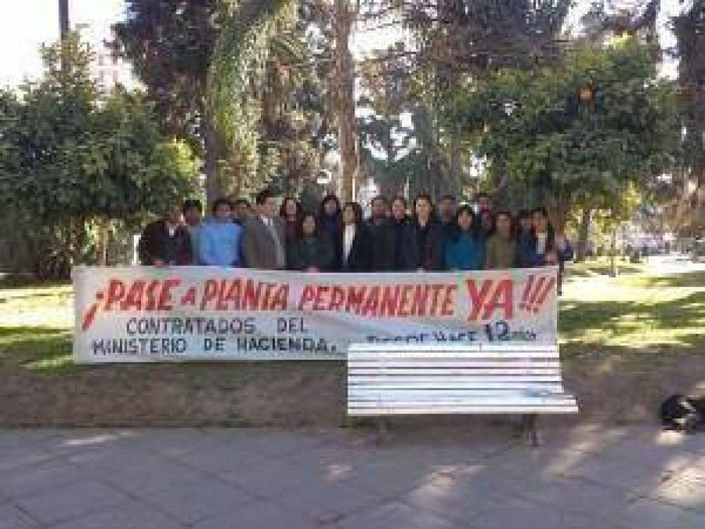 Las medidas de fuerza de los contratados del Ministerio de Hacienda podr�an repercutir en un retraso en el pago de sueldos