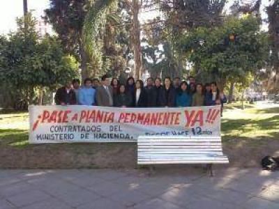 Las medidas de fuerza de los contratados del Ministerio de Hacienda podr�an repercutir en un retraso en el pago de sueldos