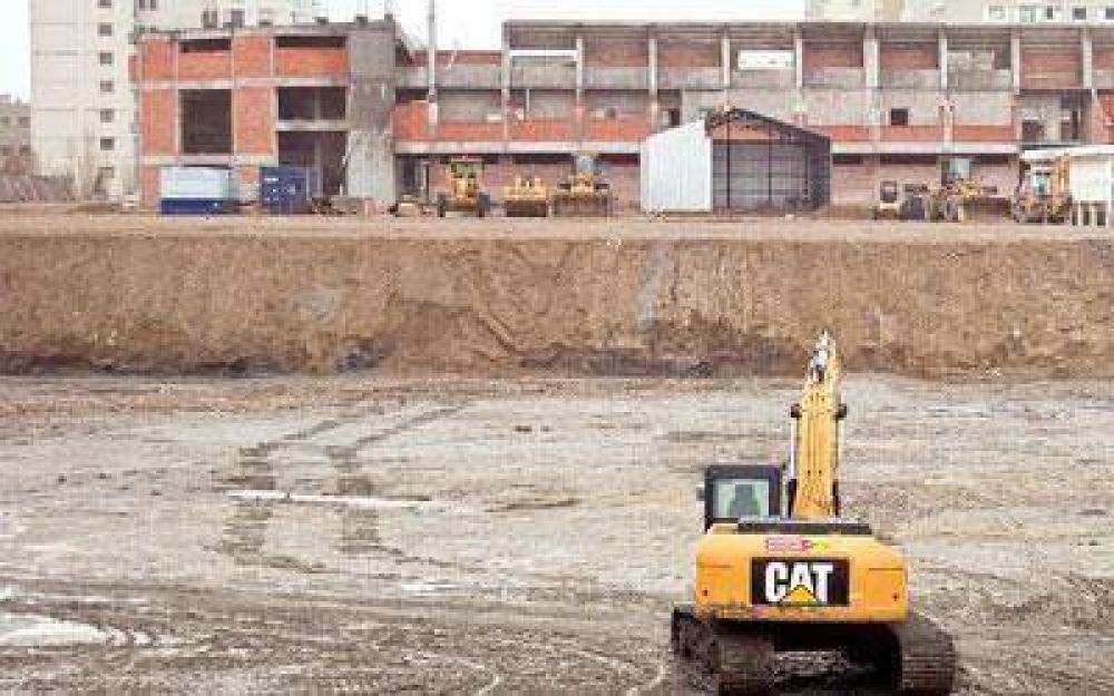 El Estadio del Centenario ser� la primera obra que se reactivar�