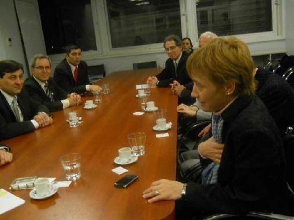 Siguen las gestiones para mejorar la conectividad a�rea de la provincia