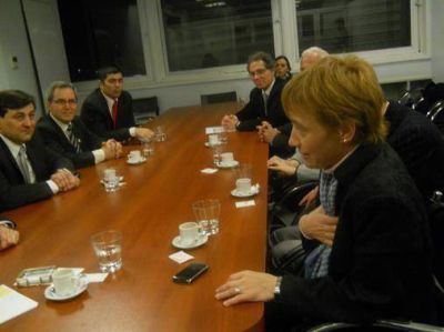 Siguen las gestiones para mejorar la conectividad a�rea de la provincia