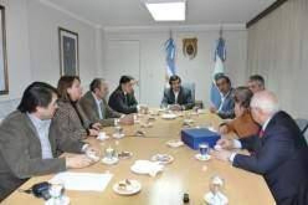 El Vicegobernador U�ac junto al Ministro Elizondo recibieron a la Federaci�n Empresaria Hotelera Gastron�mica Argentina