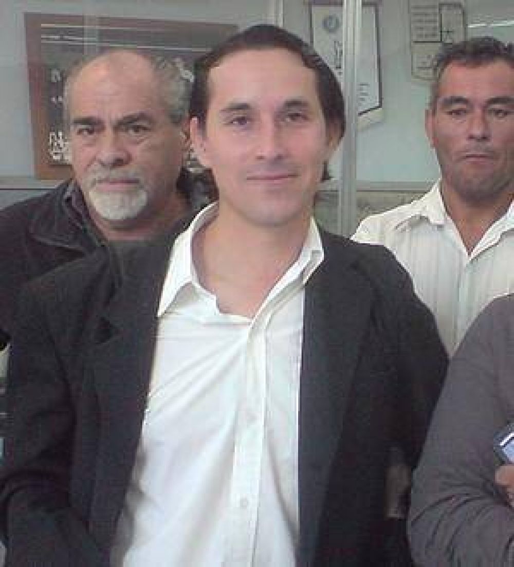 Detienen por estafa a referente de partido pol�tico provincial	