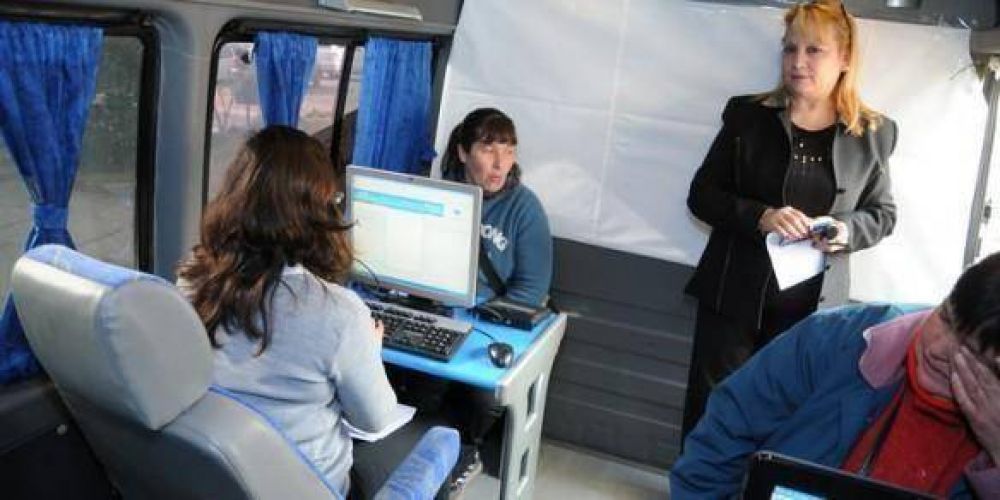 Mendoza abrir� las puertas de los registros civiles el d�a de las primarias