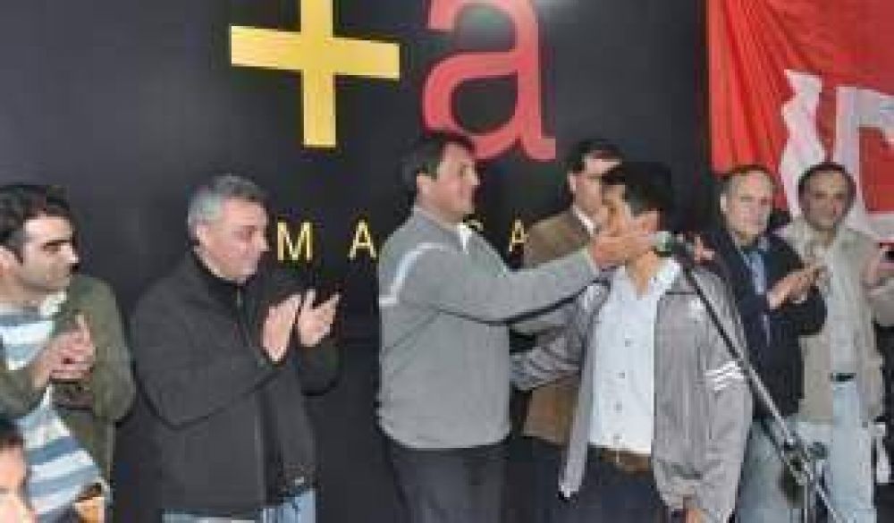  El Movimiento Evita brind� apoyo a Massa en Tigre  