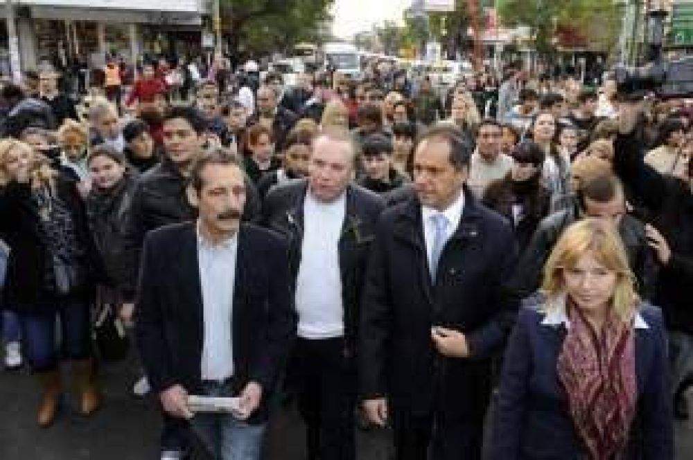 Scioli expres� su confianza en los j�venes que votan por primera vez