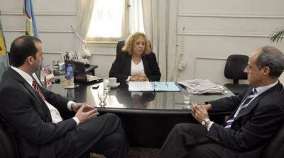 La Intendente Giroldi se reuni� con autoridades del Banco Provincia