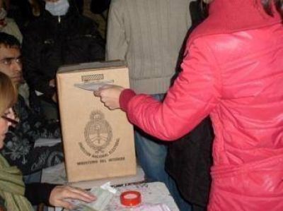 Hay 26 candidatos a Intendente de Quilmes oficializados 