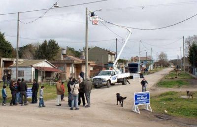 Obras de alumbrado en Santa Rosa de Lima y San Patricio