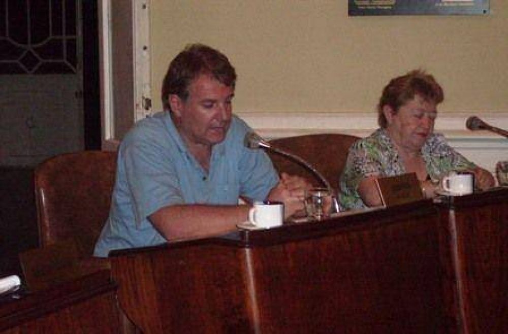 Para los radicales, Lissalde deber� aclarar los motivos de la irregularidad