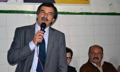 Cazador y el candidato a diputado nacional Miguel Bazze encabezaron un acto en el Barrio Lubo