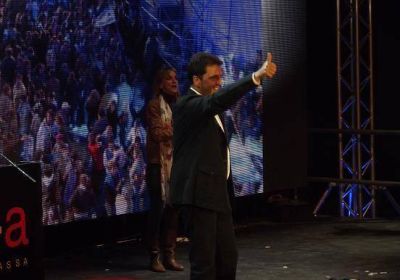 Sergio Massa lanz� su candidatura ante una multitud en el Club Glorias
