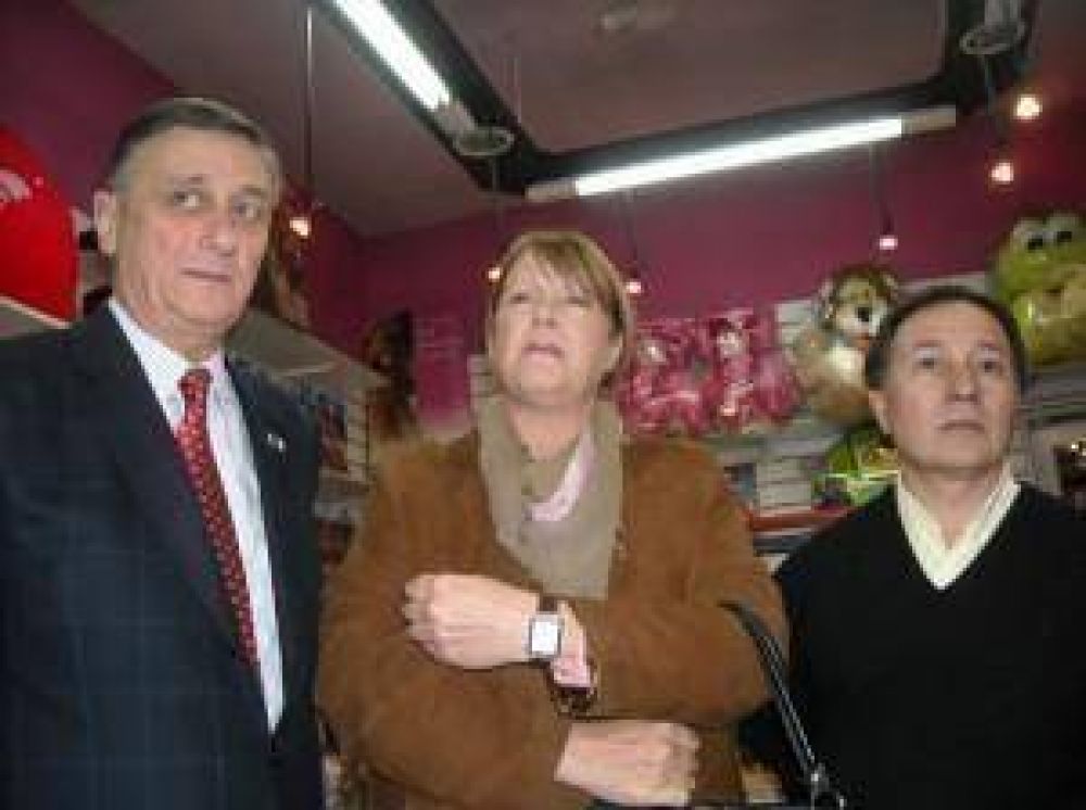 Hermes Binner camin� La Matanza junto con Stolbizer y Ceballos