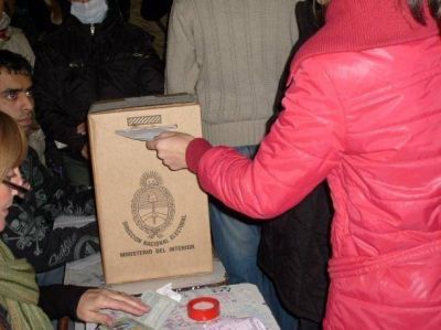 Hay 26 candidatos a Intendente de Quilmes oficializados   