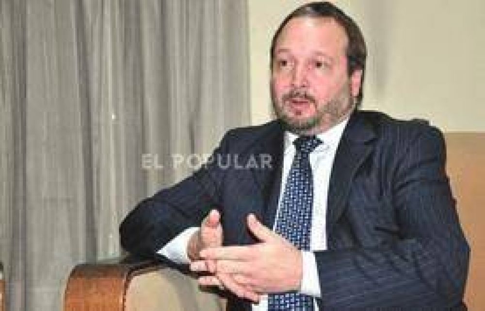 Sabbatella: "al reivindicar a De la Sota, Scioli es desleal y oportunista"