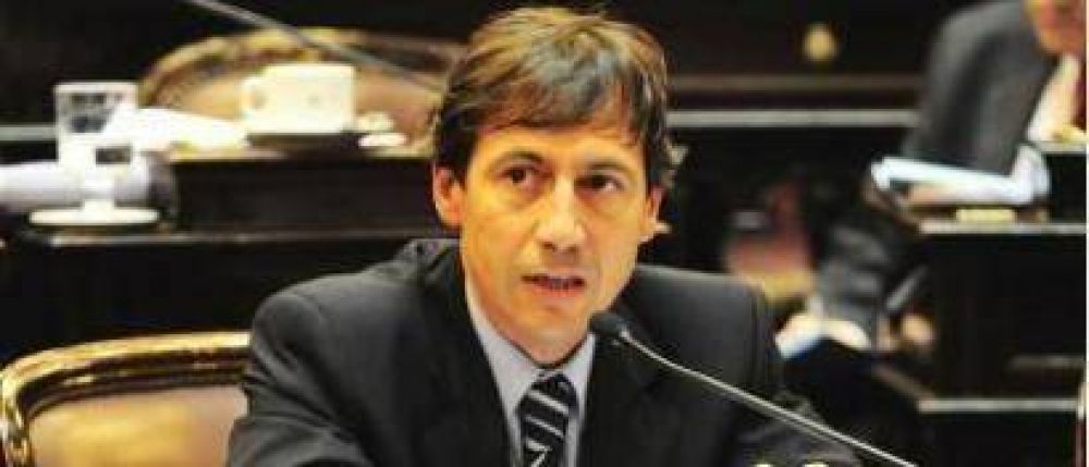 "Ellos defienden la dependencia, nosotros la libertad y la dignidad"
