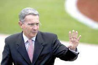 Uribe y leales en aprietos