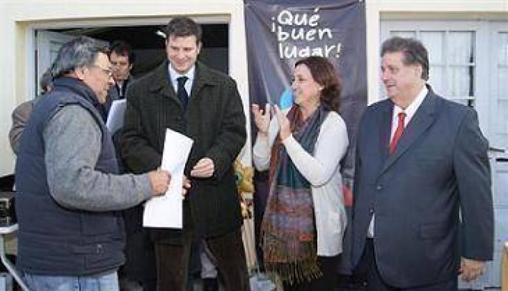 El Municipio entreg� 267 escrituras sociales  