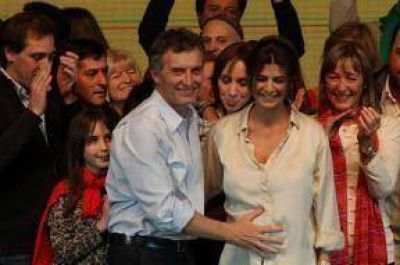 Macri arras� y gobernar� hasta 2015