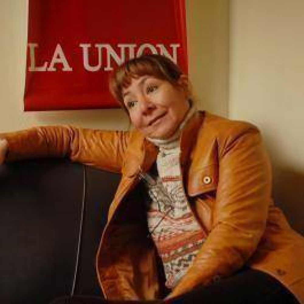 �Eduardo Duhalde es la persona mejor capacitada para conducir el pa�s�