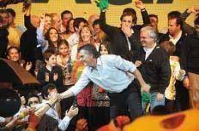 Ojo con los globos, son como hongos con los votos