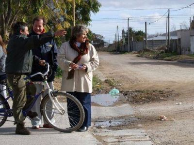 FRENTE AMPLIO PROGRESISTA:Contin�an las caminatas en los barrios de la ciudad