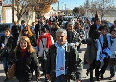 Poggi y Lemme caminaron por el sur de la ciudad