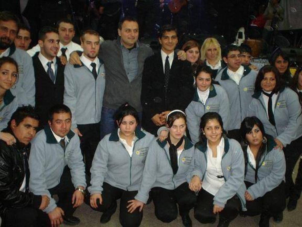 Gustavo Su�rez realiz� su tradicional fiesta con los vecinos de San Mart�n