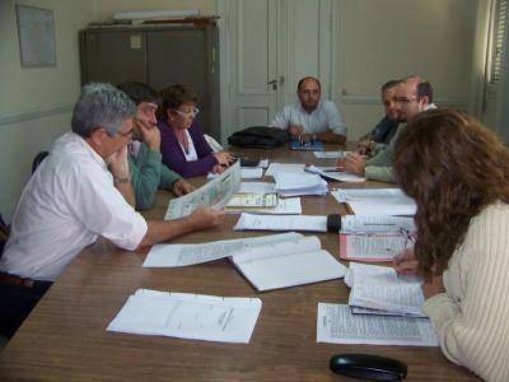 HACIENDA DEL HCD RATIFIC� CUATRO CONVENIOS