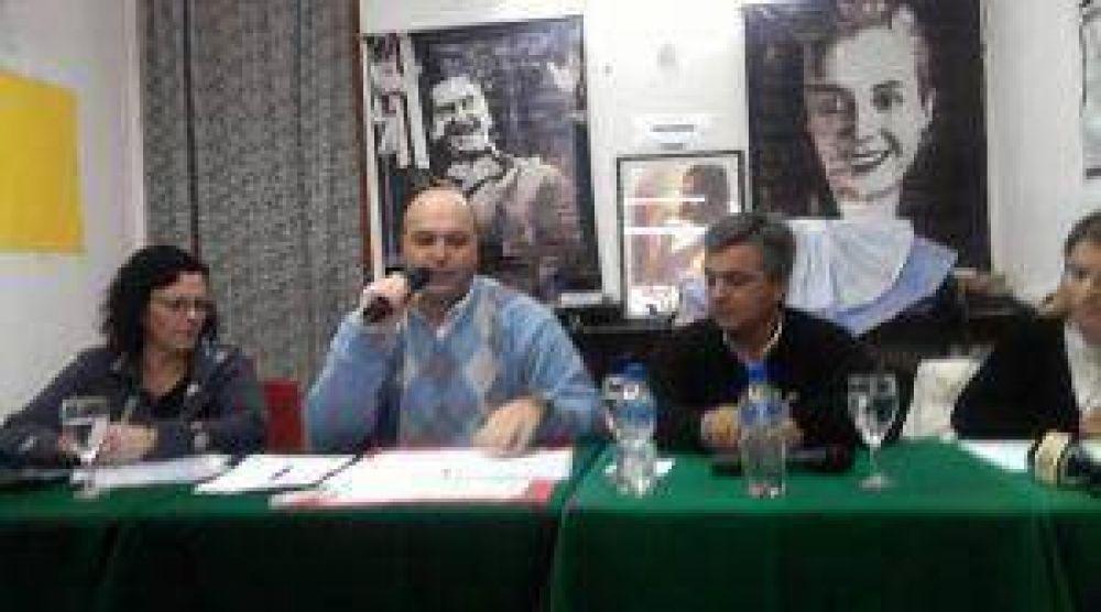 Abraham present� la Plataforma