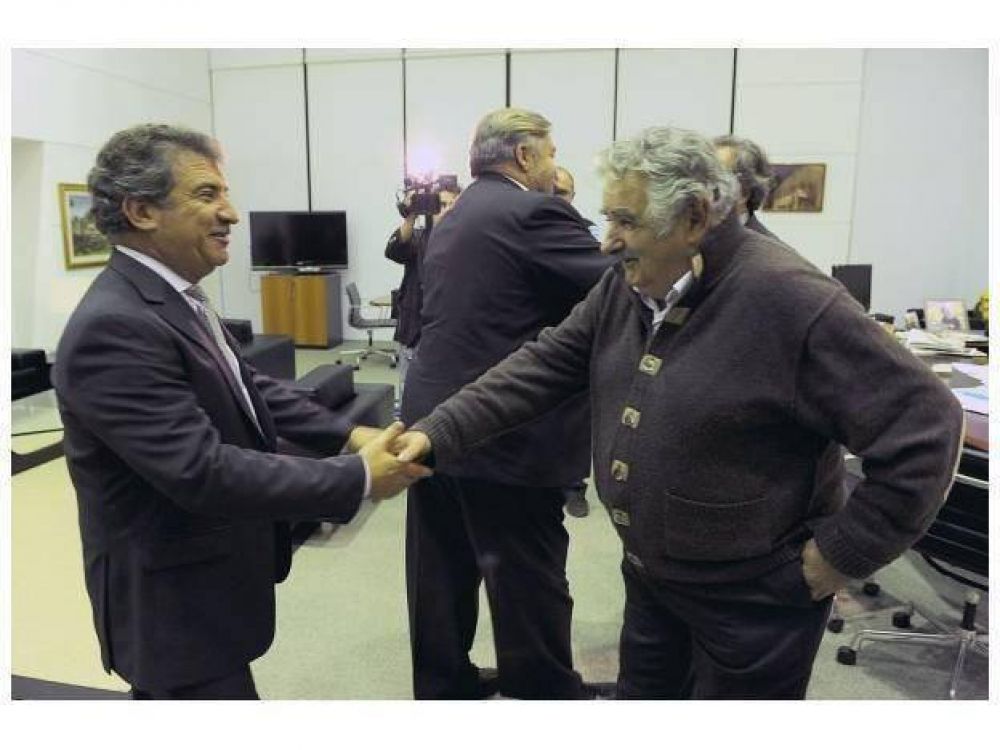 El gobernador Sergio Urribarri compartir� un encuentro con Cristina y Mujica