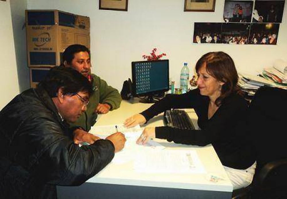 Firman convenio con el Consejo Aborigen para promover los derechos individuales 