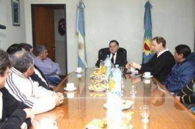 Pereyra se reuni� con obreros del corral�n 