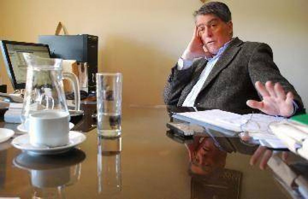 Ferreira no firm� y Viedma no sabe cu�ndo vota