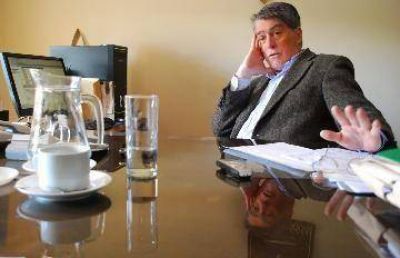 Ferreira no firm� y Viedma no sabe cu�ndo vota