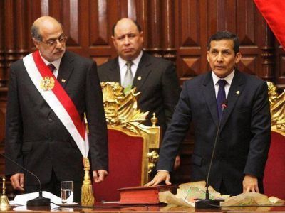 "Per� necesita una nueva Constituci�n"