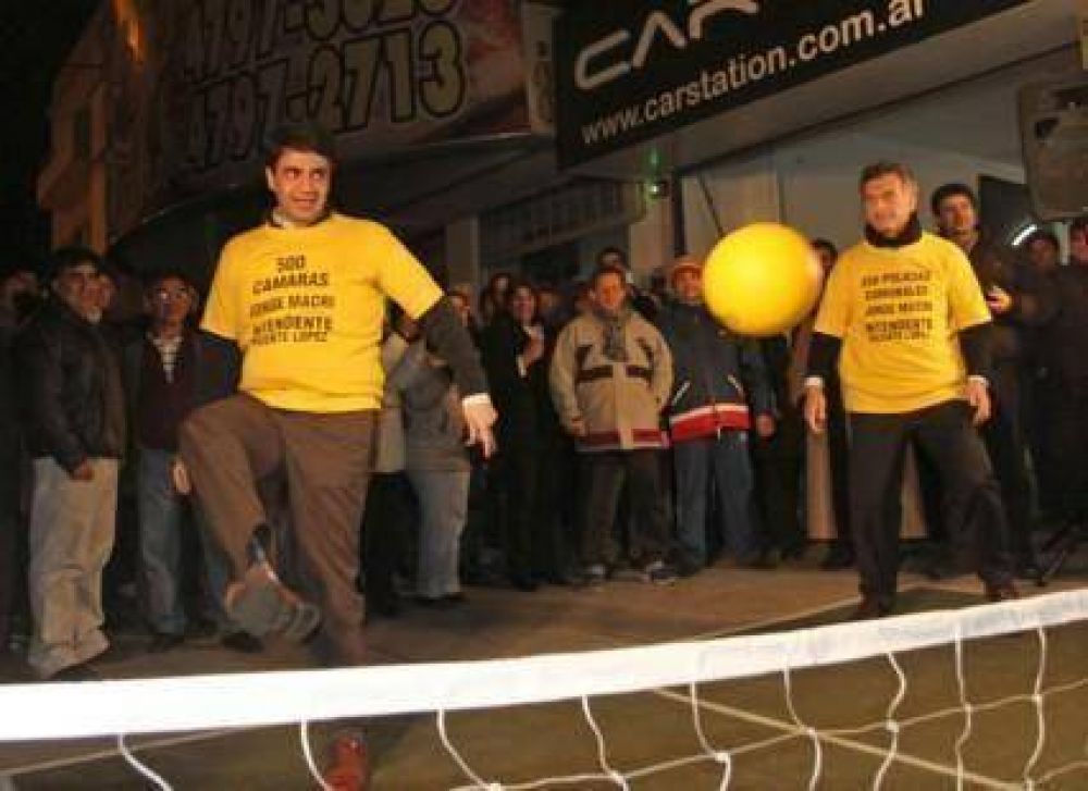 Macri ya hace campa�a por su primo Jorge