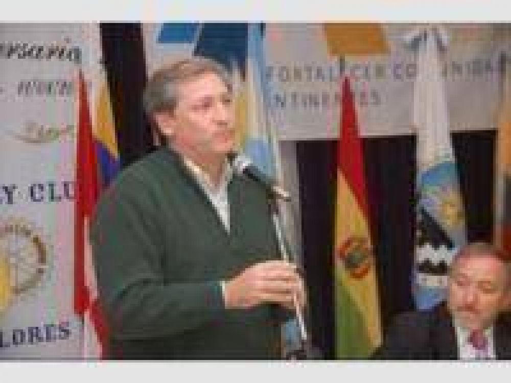 Visita la UCR el Dr. Adolfo Sanchez de Leon