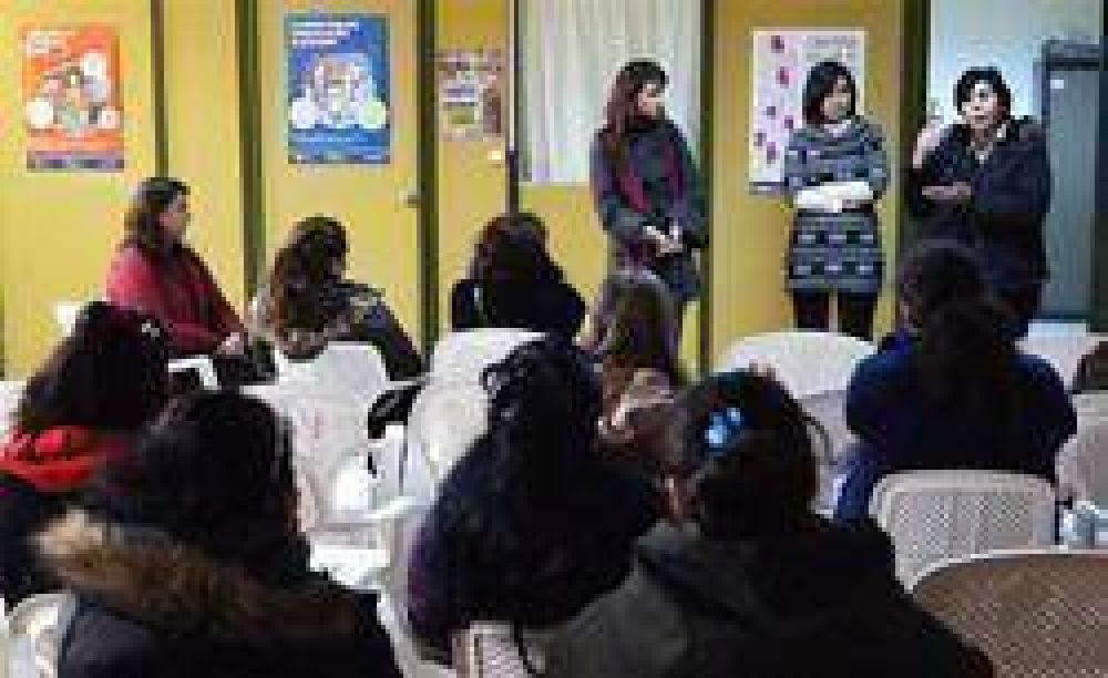 LUJ�N - SE ESTAN ENTREGANDO LAS TARJETAS DEL PROGRAMA ALIMENTOS ESPECIALES SIN GLUTEN