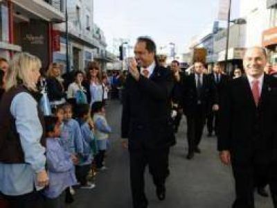 Elecciones 2011: Scioli y Mariotto hacen campa�a en Ensenada