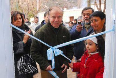 MENEM CON SU CORAZ�N EN SANAGASTA