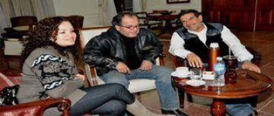 Tere Luna y Mario Guzm�n Soria fueron recibidos por Beder Herrera