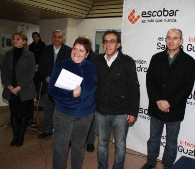 ENTREGA DE PENSIONES CON LA PRESENCIA DEL INTENDENTE SANDRO GUZMAN