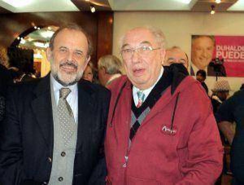 Socolovsky y sus candiatos en la reuni�n de la 1� y 3� secci�n electoral