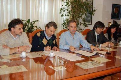 Convenio con la UNPSJB: El Municipio garantiza la continuidad de la carrera de Ciencia Pol�tica