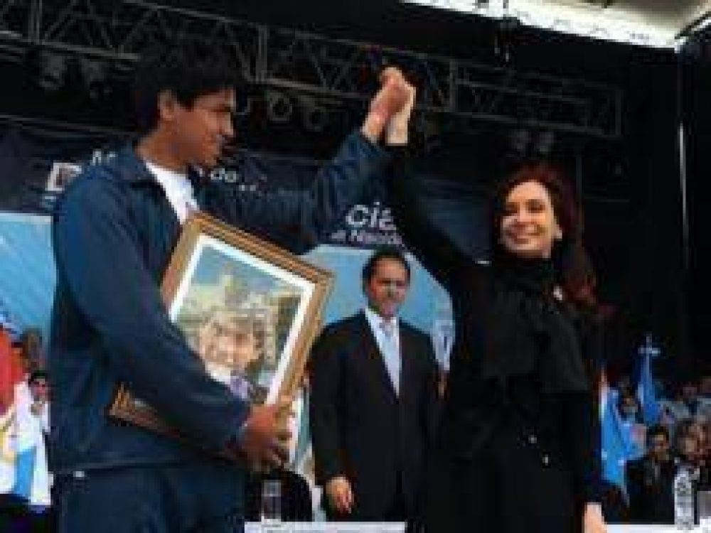 Cristina inaugur� planta de La Salte�a en Almirante Brown