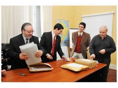 Licitaron obras h�dricas para las localidades de Alcaraz, Oro Verde y Racedo