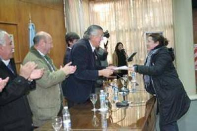 El Gobernador entreg� certificados de capacitaci�n a emprendedores	